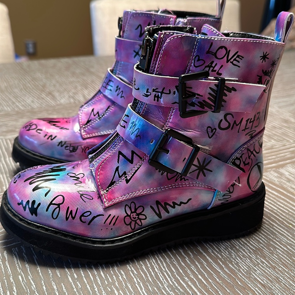 **SOLD**Steve Madden JWORDUP Girls Combat Boots EUC Sz 13
